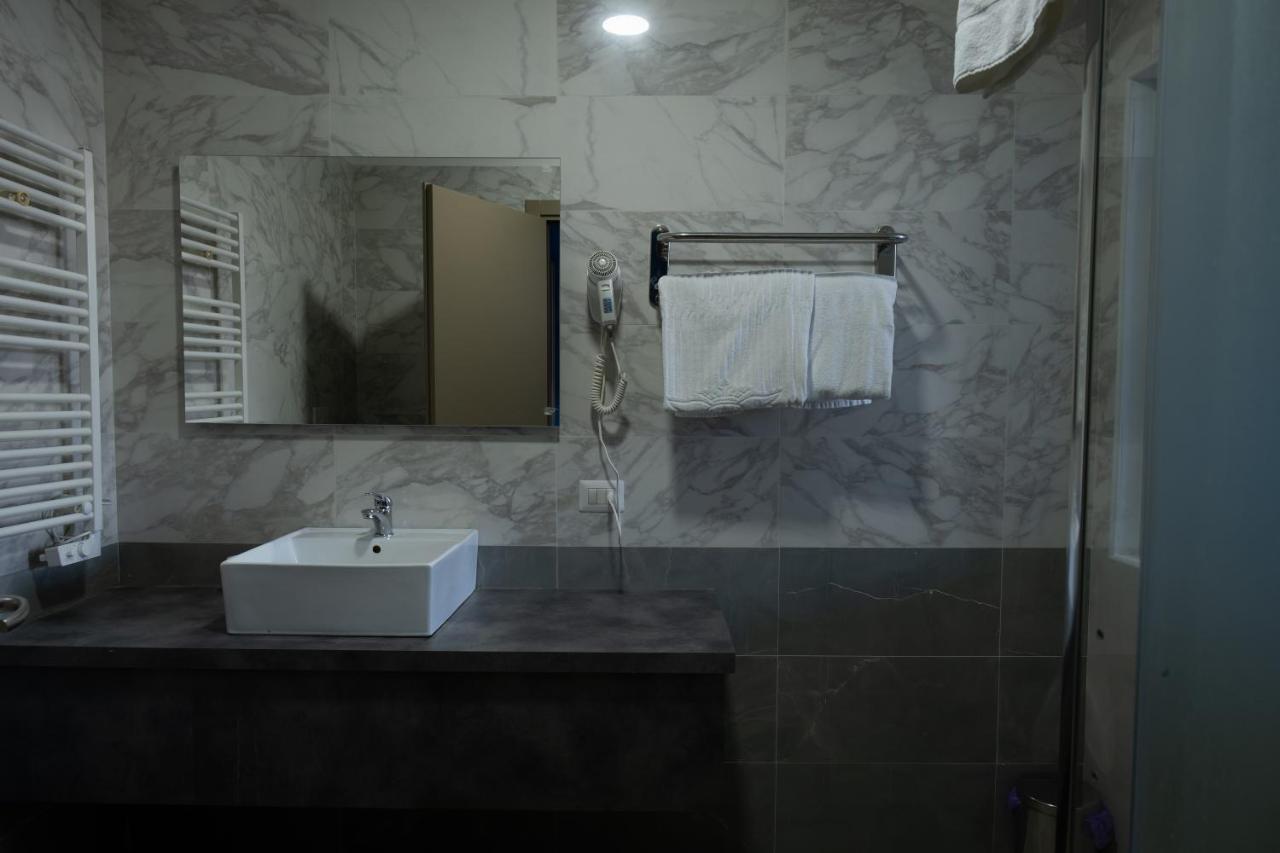 Queen Hotel Sesto San Giovanni Kültér fotó